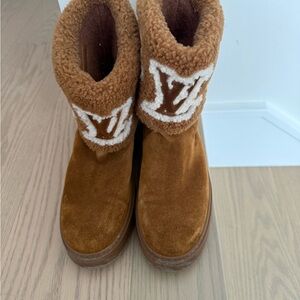 Louis Vuitton Tan Shearling Footwear